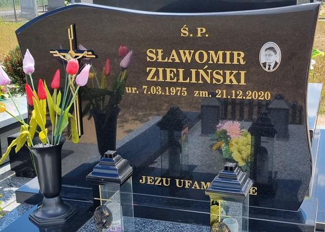 Sławomir Zieliński 1975 Rypin - Grobonet - Wyszukiwarka osób pochowanych